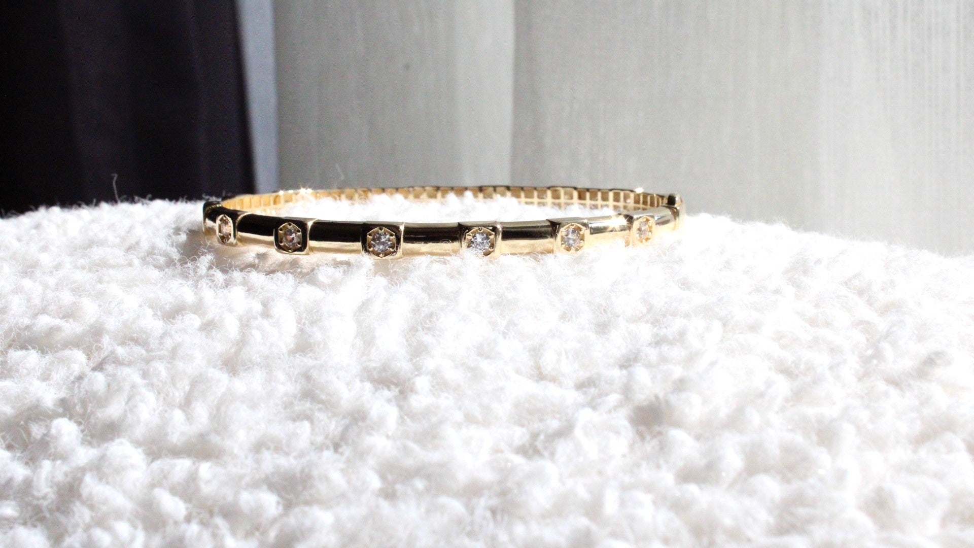 VIECLAT Solid Yellow Gold Diamond Bangle Bracelet