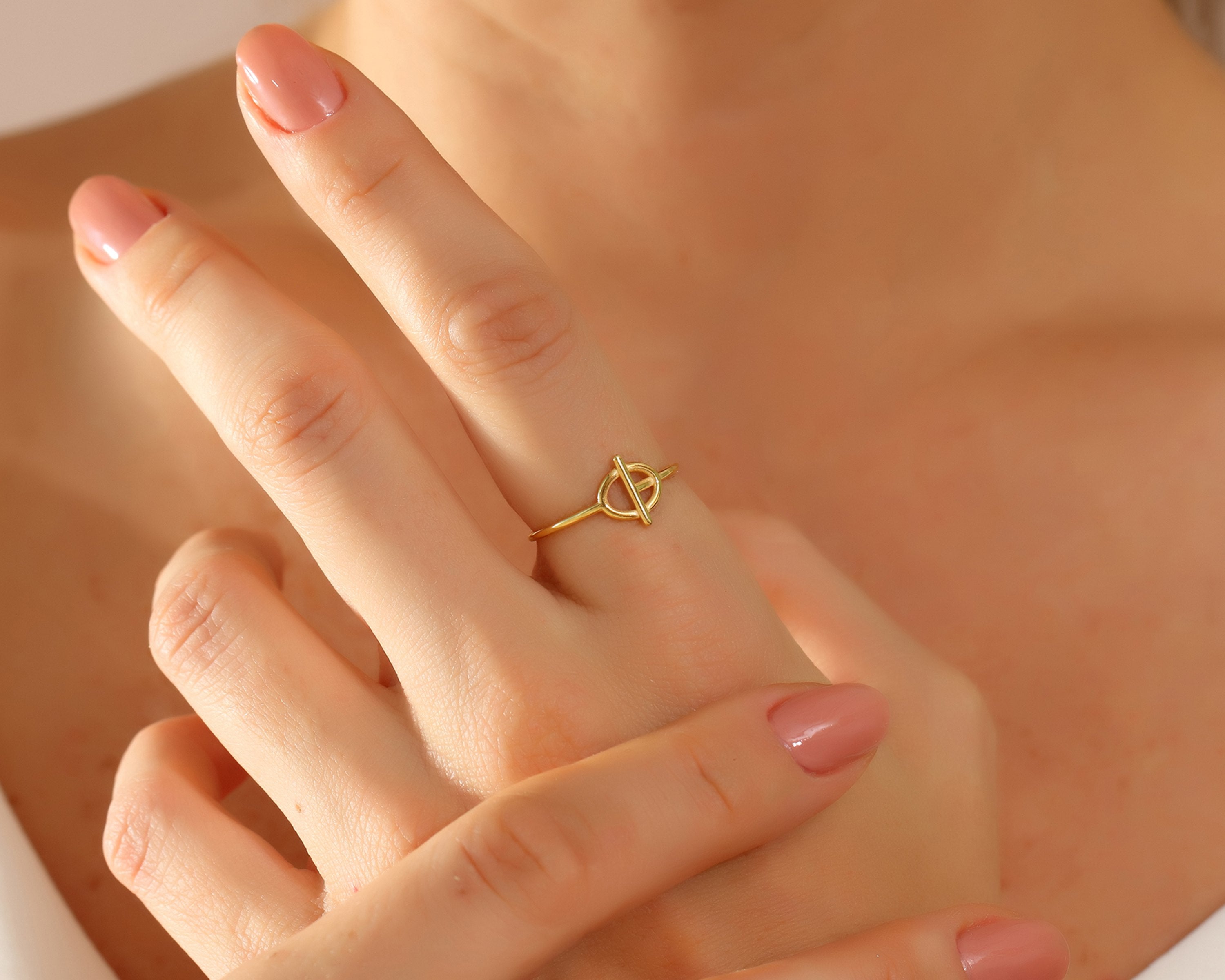 VIECLAT Gold Circle Bar Toggle Ring