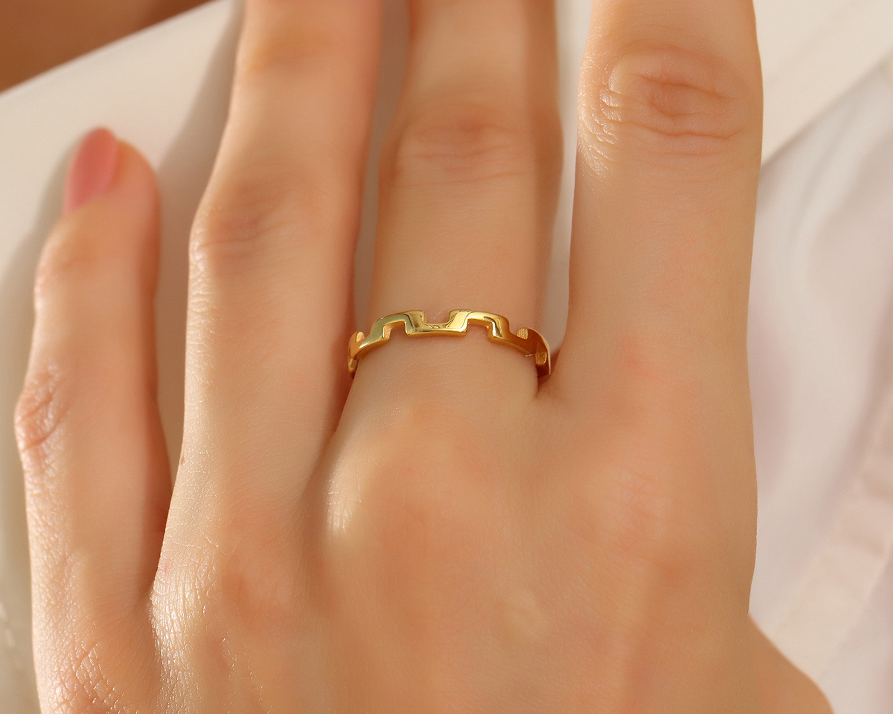 VIECLAT Gold Zigzag Stackable Band Ring