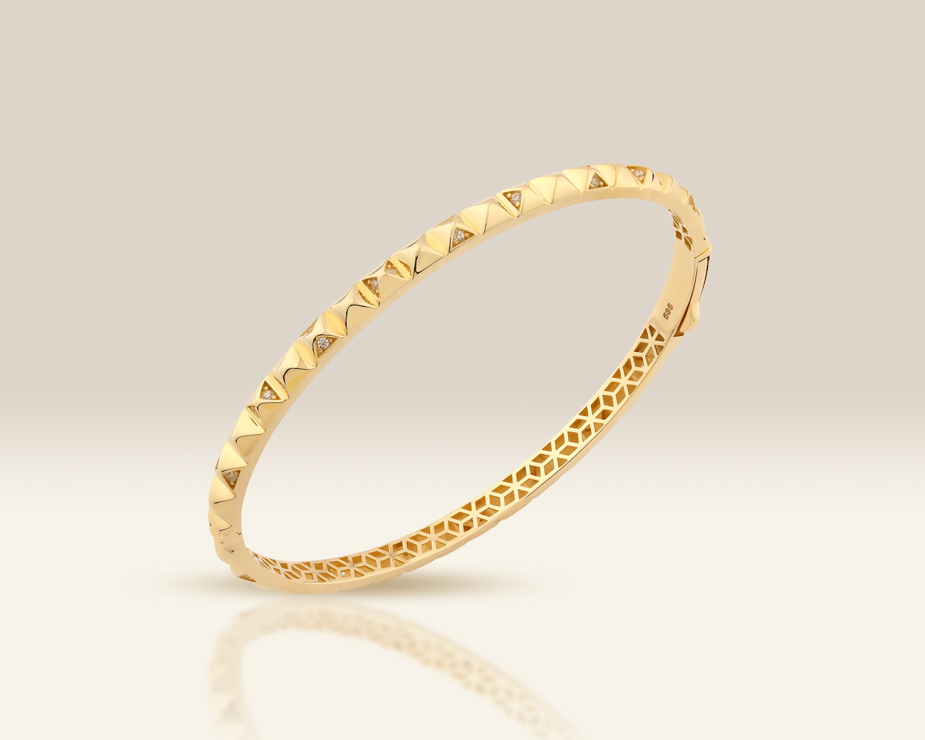 VIECLAT Solid Yellow Gold Pyramid Spike Diamond Bangle