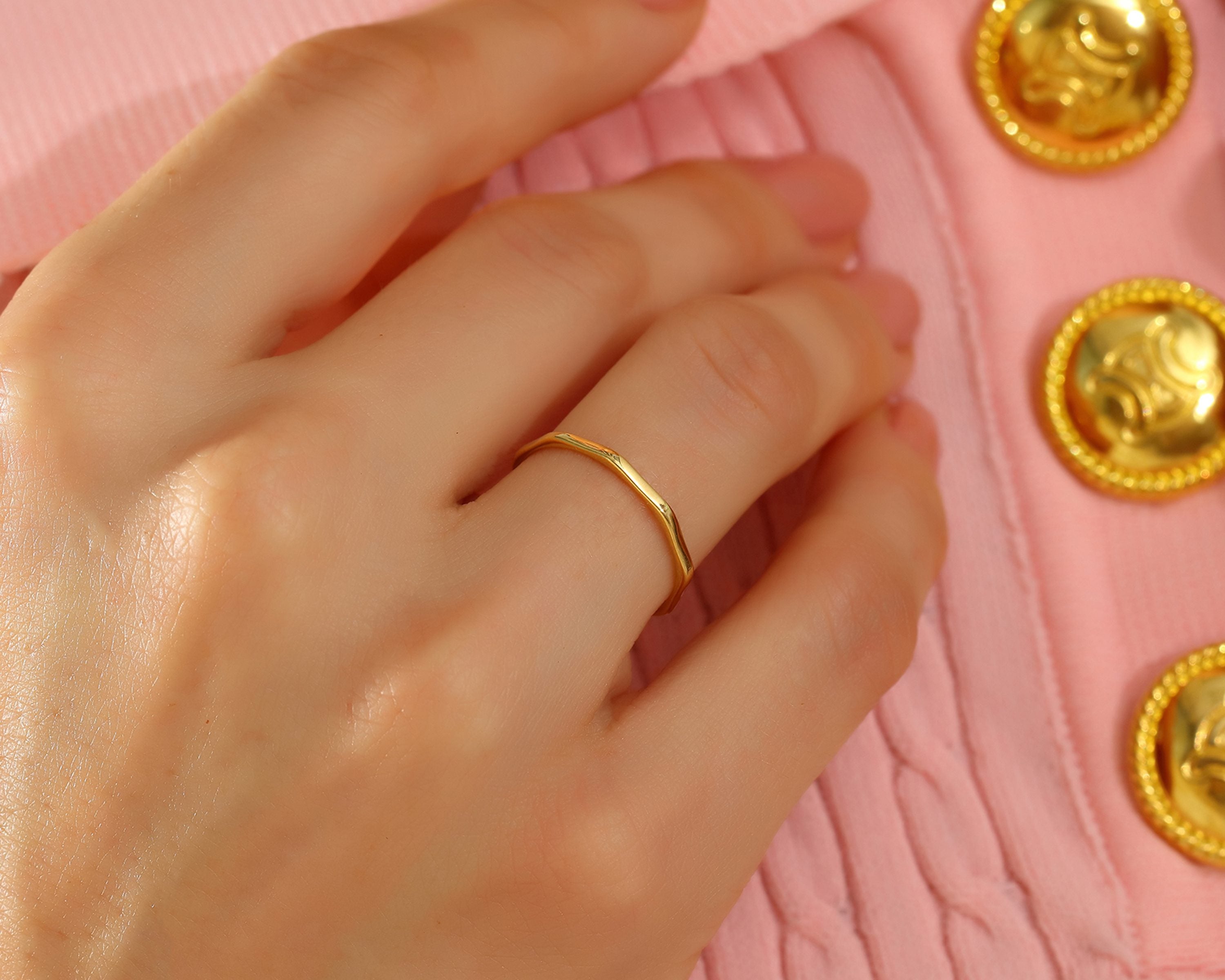 VIECLAT Gold Faceted Thin Stacking Ring