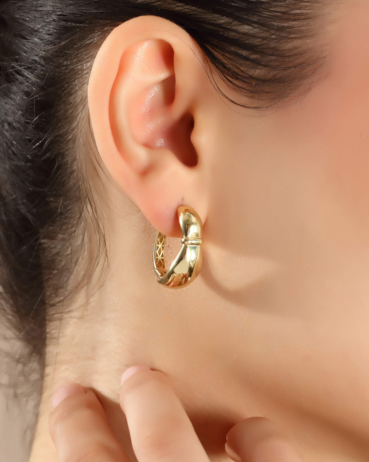 VIECLAT Gold Cinched Dome Huggie Hoop Earrings