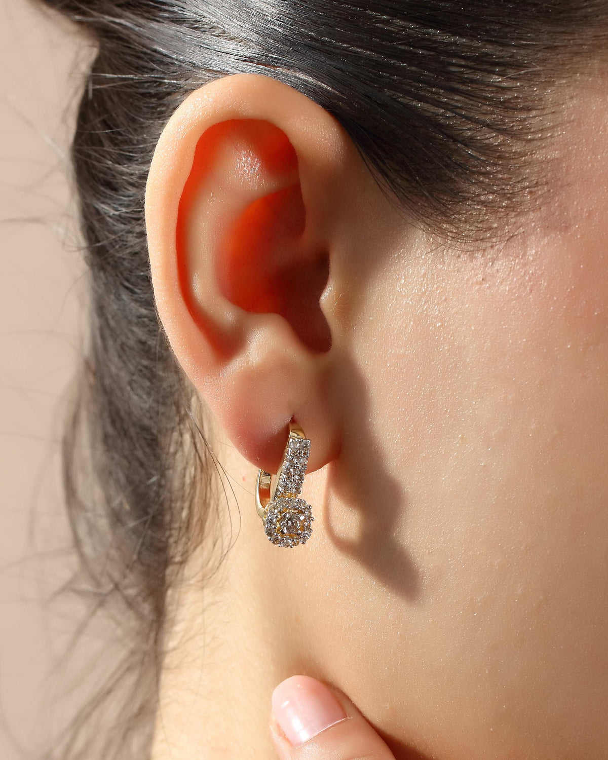 VIECLAT Solid Yellow Gold Diamond Halo Earrings Model Ear
