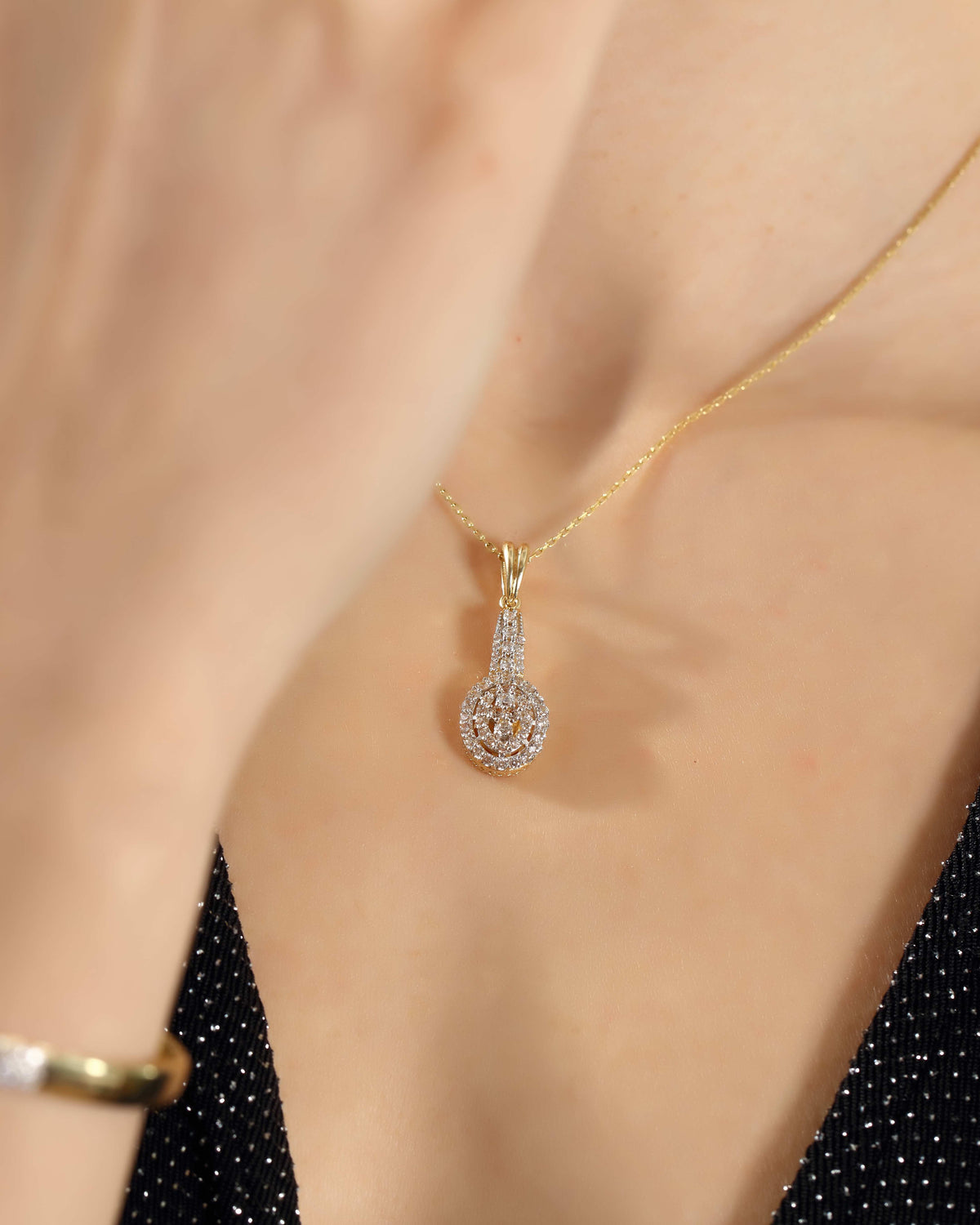 VIECLAT Solid Yellow Gold Diamond Halo Drop Pendant