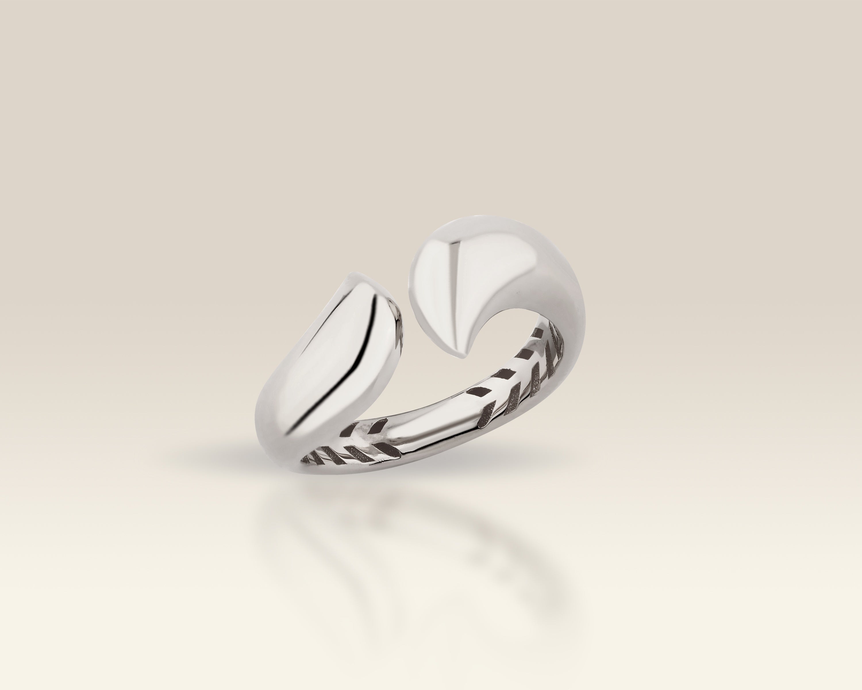 VIECLAT Solid White Gold Open Bypass Dome Ring