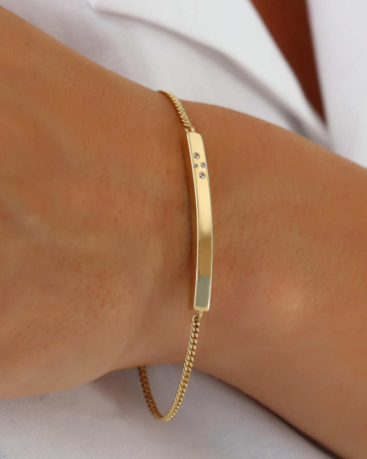 VIECLAT Solid Yellow Gold Diamond Bar Bracelet Wrist