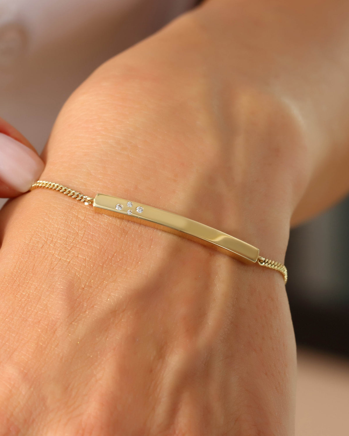 VIECLAT Solid Yellow Gold Diamond Bar Bracelet Wrist