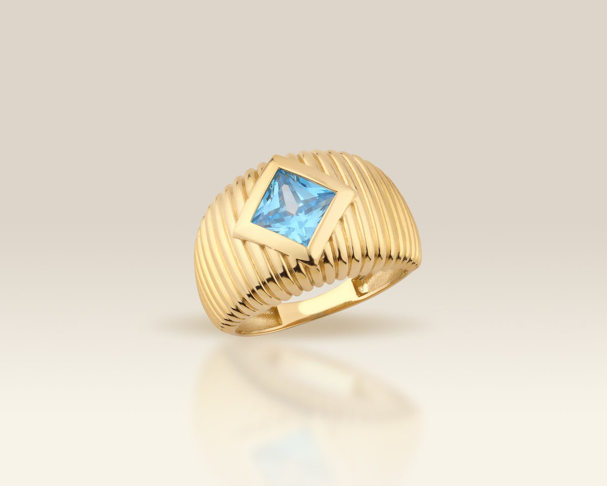 VIECLAT Solid Yellow Gold Blue Topaz Ribbed Dome Ring