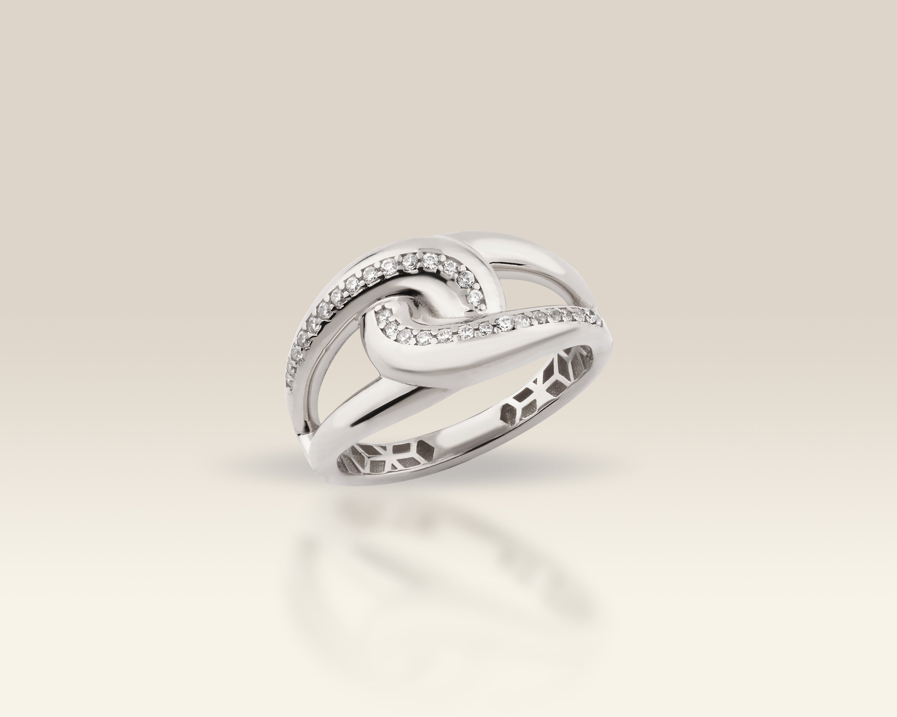 VIECLAT Solid White Gold Pavé Interlocking Link Ring