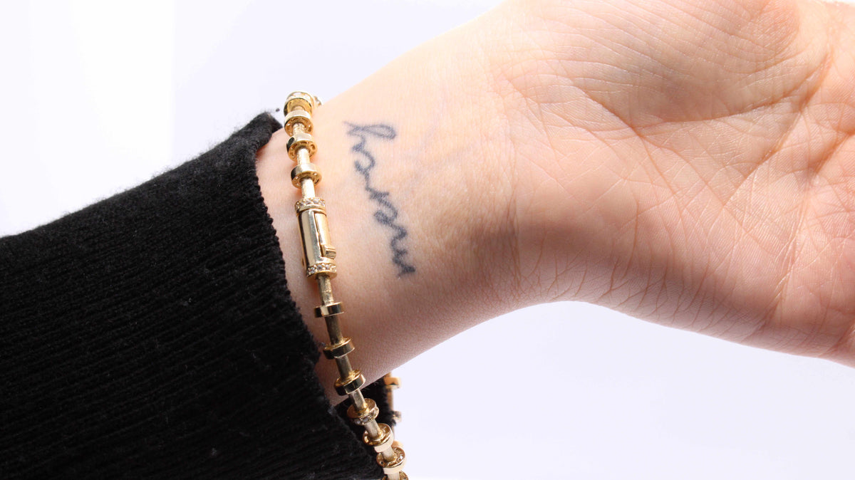VIECLAT Solid Yellow Gold Diamond Barrel Clasp Bracelet
