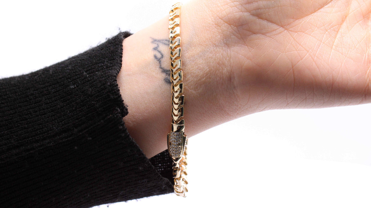 VIECLAT Solid Yellow Gold CZ Clasp Snake Bracelet