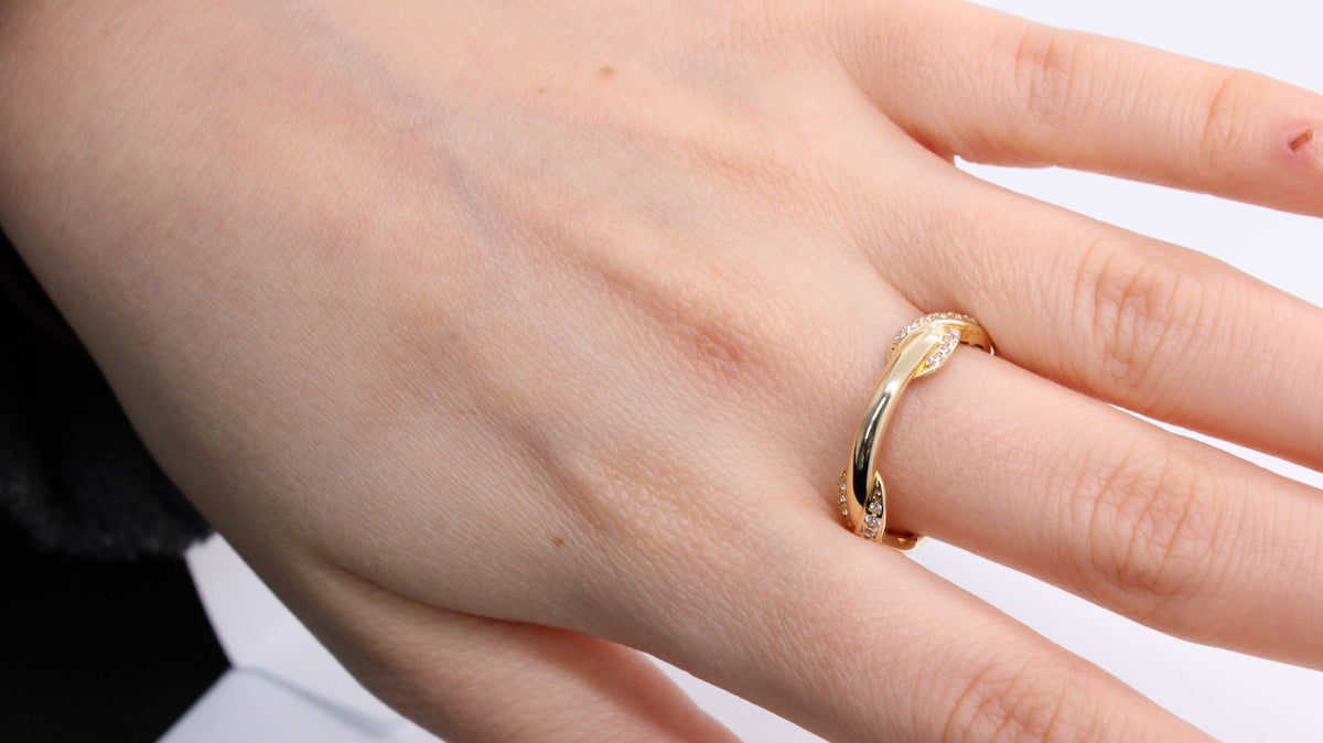 VIECLAT Solid Yellow Gold CZ Twist Ring