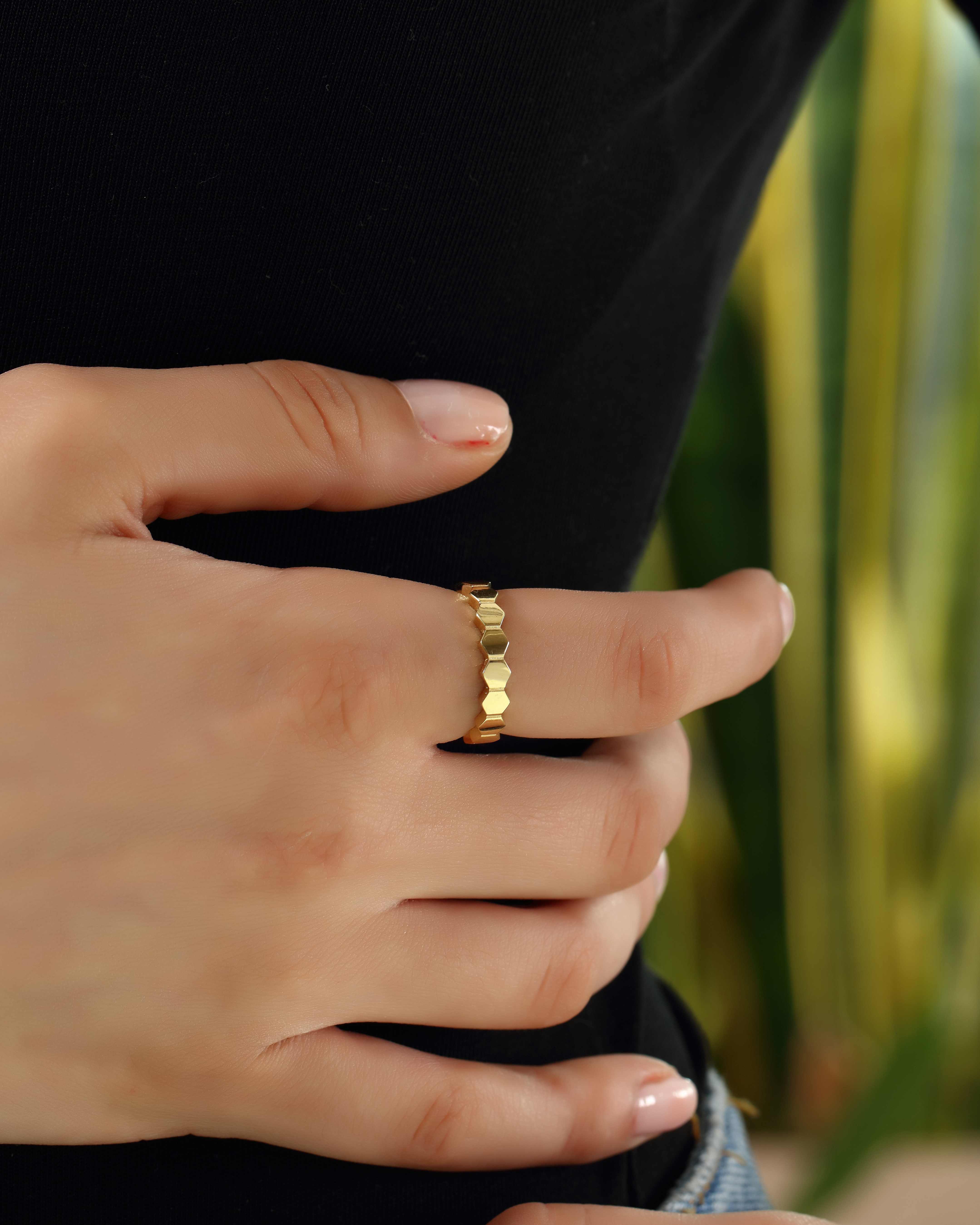 VIECLAT Solid Yellow Gold Hexagon Honeycomb Band Ring