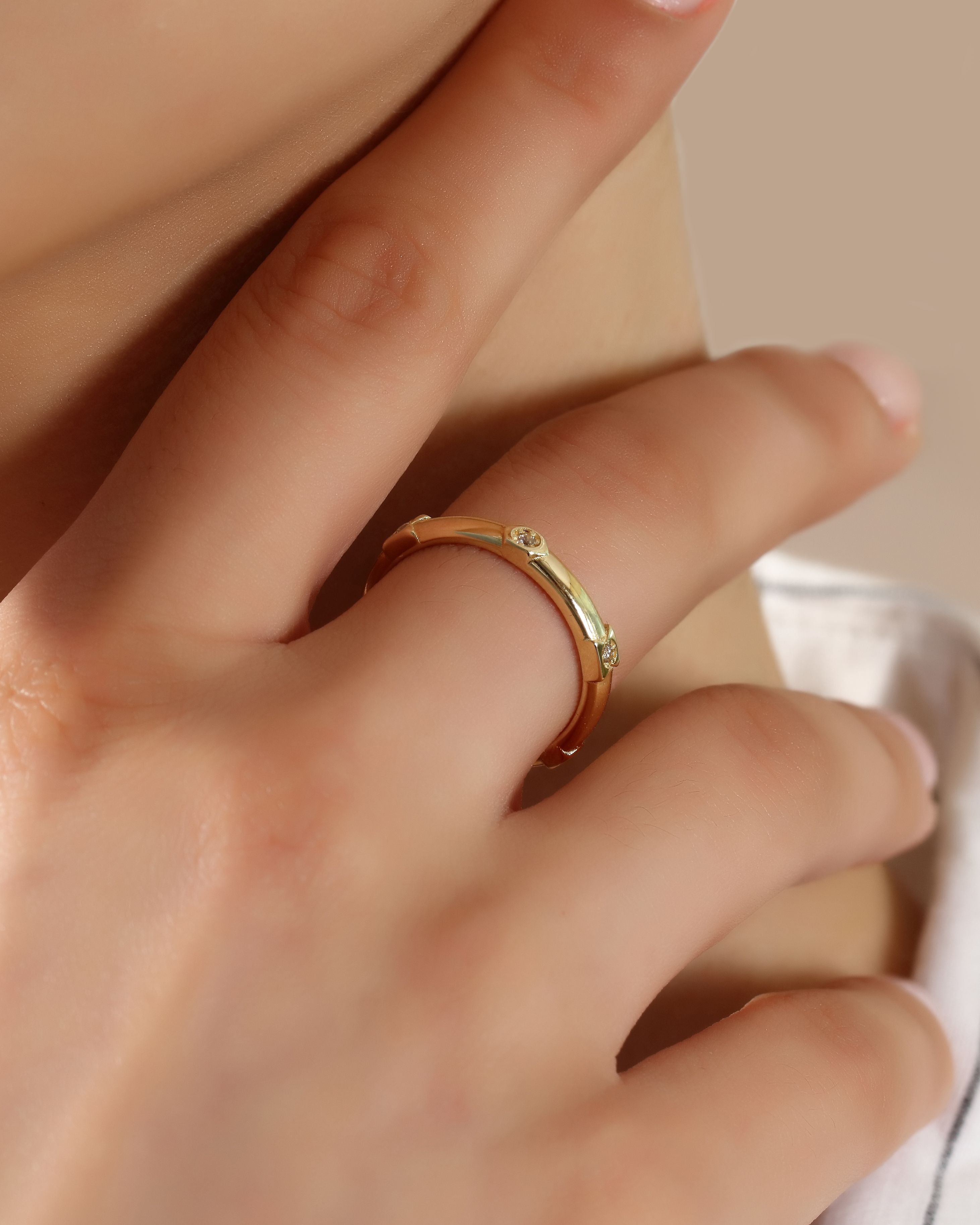 VIECLAT Solid Yellow Gold Diamond Station Band Ring