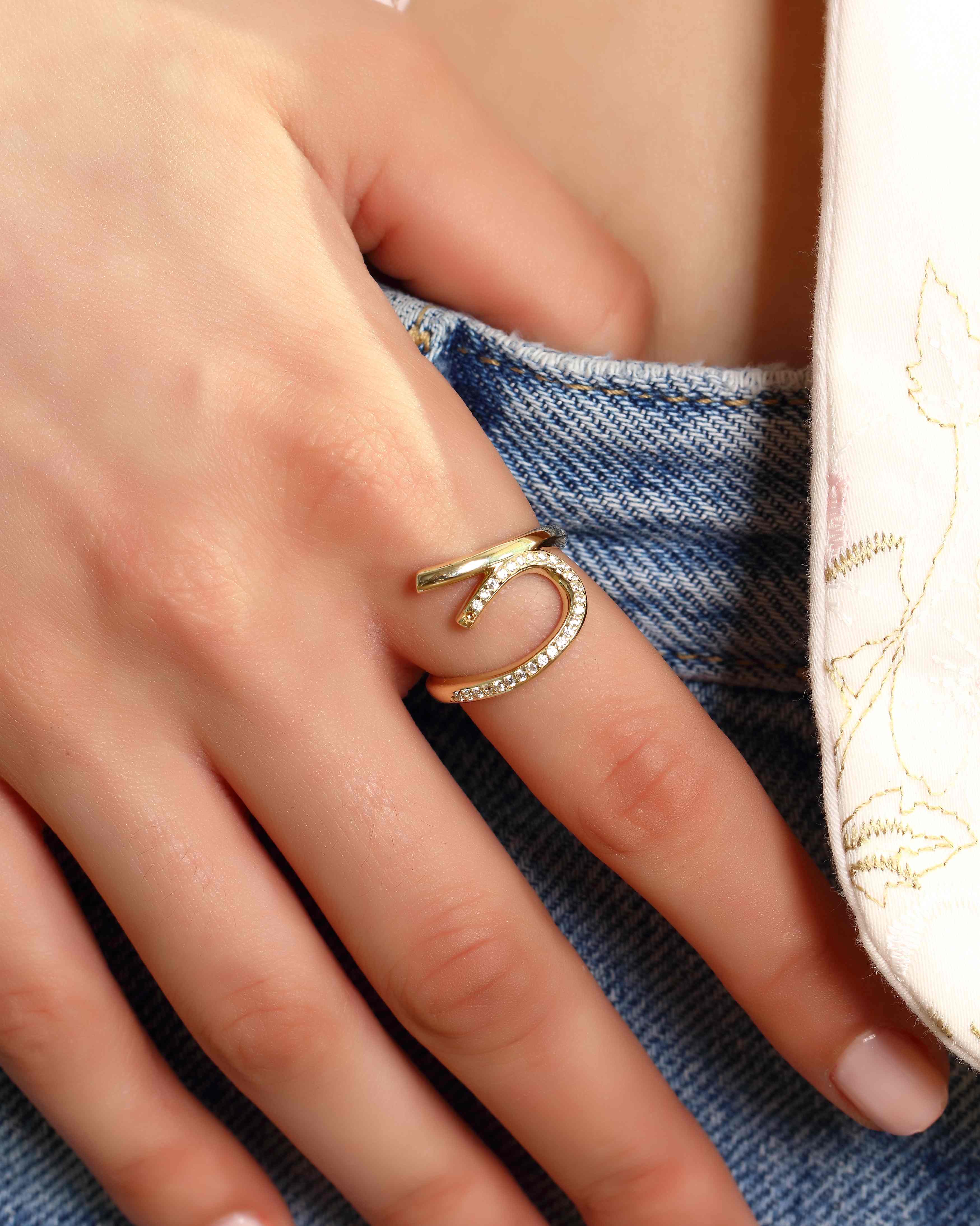 VIECLAT Solid Yellow Gold CZ Open Wave Ring Hand