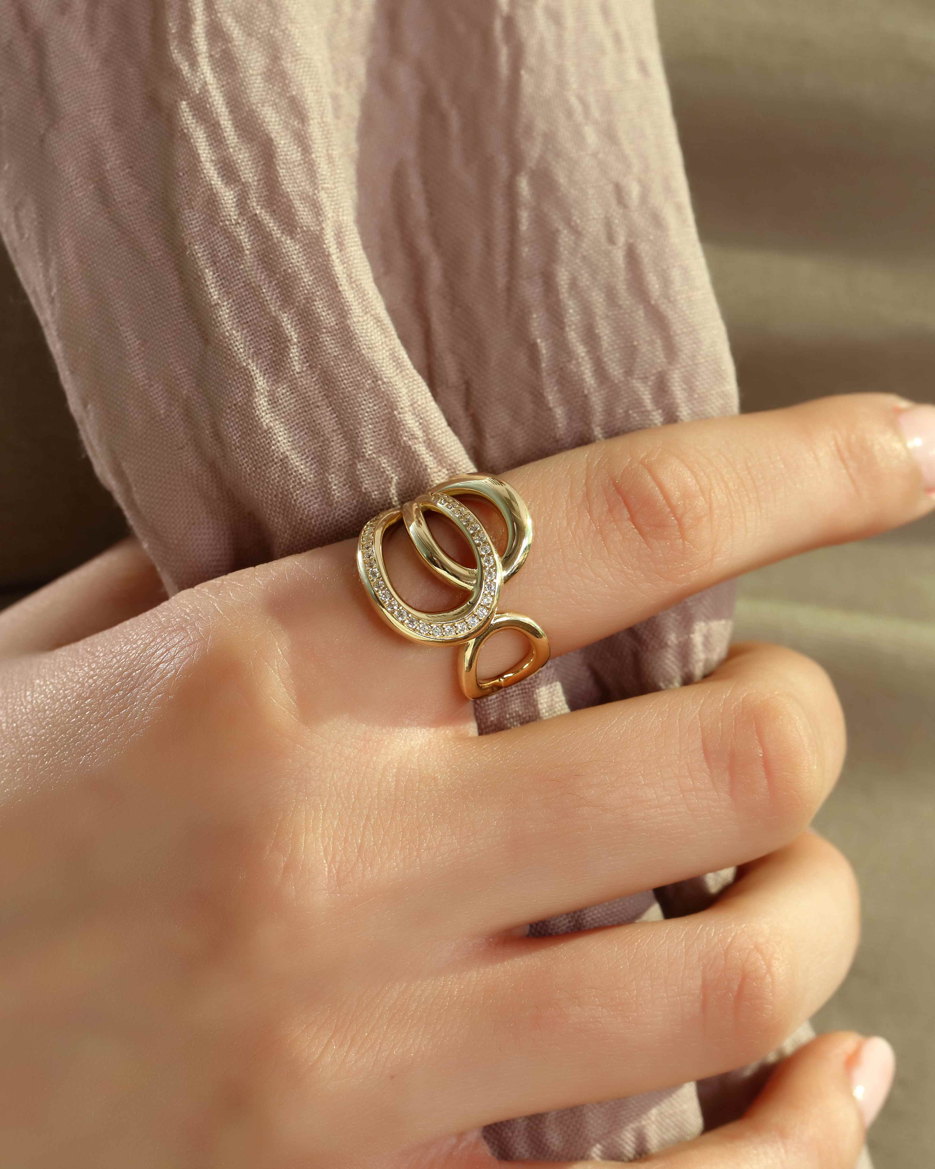 VIECLAT Solid Yellow Gold Diamond Heart Swirl Ring