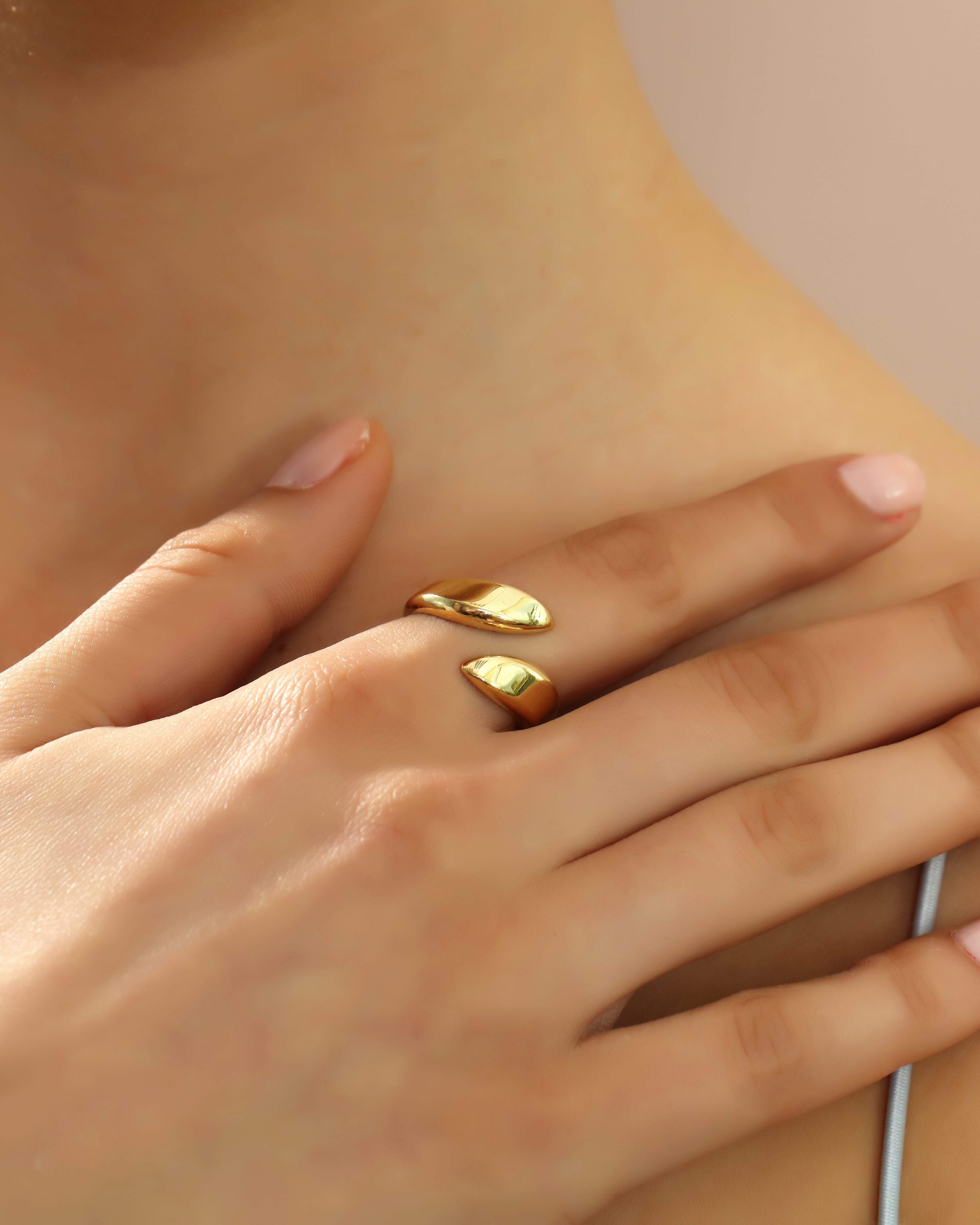 VIECLAT Solid Yellow Gold Open Wrap Ring Hand