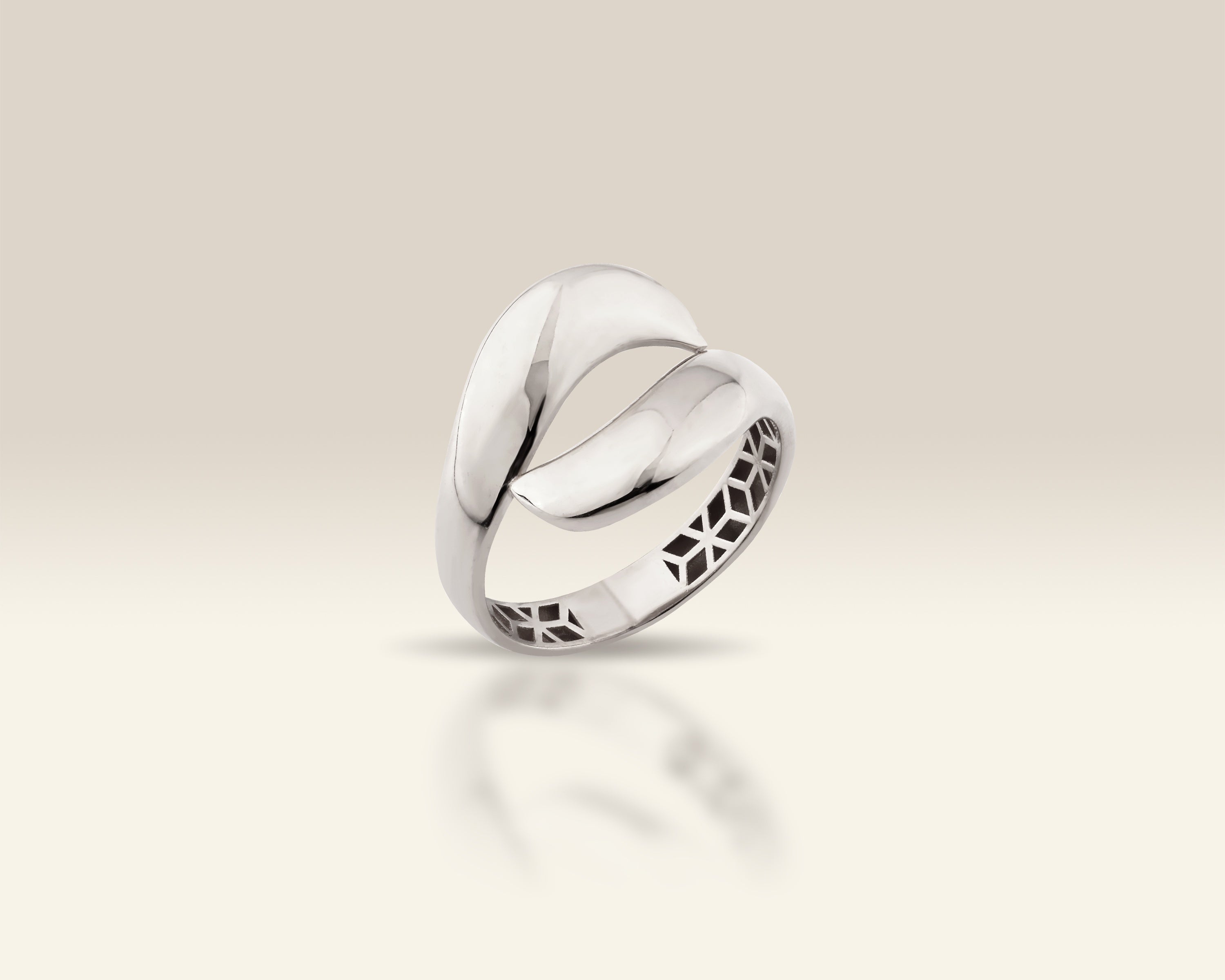 VIECLAT Solid White Gold Open Bypass Swirl Ring