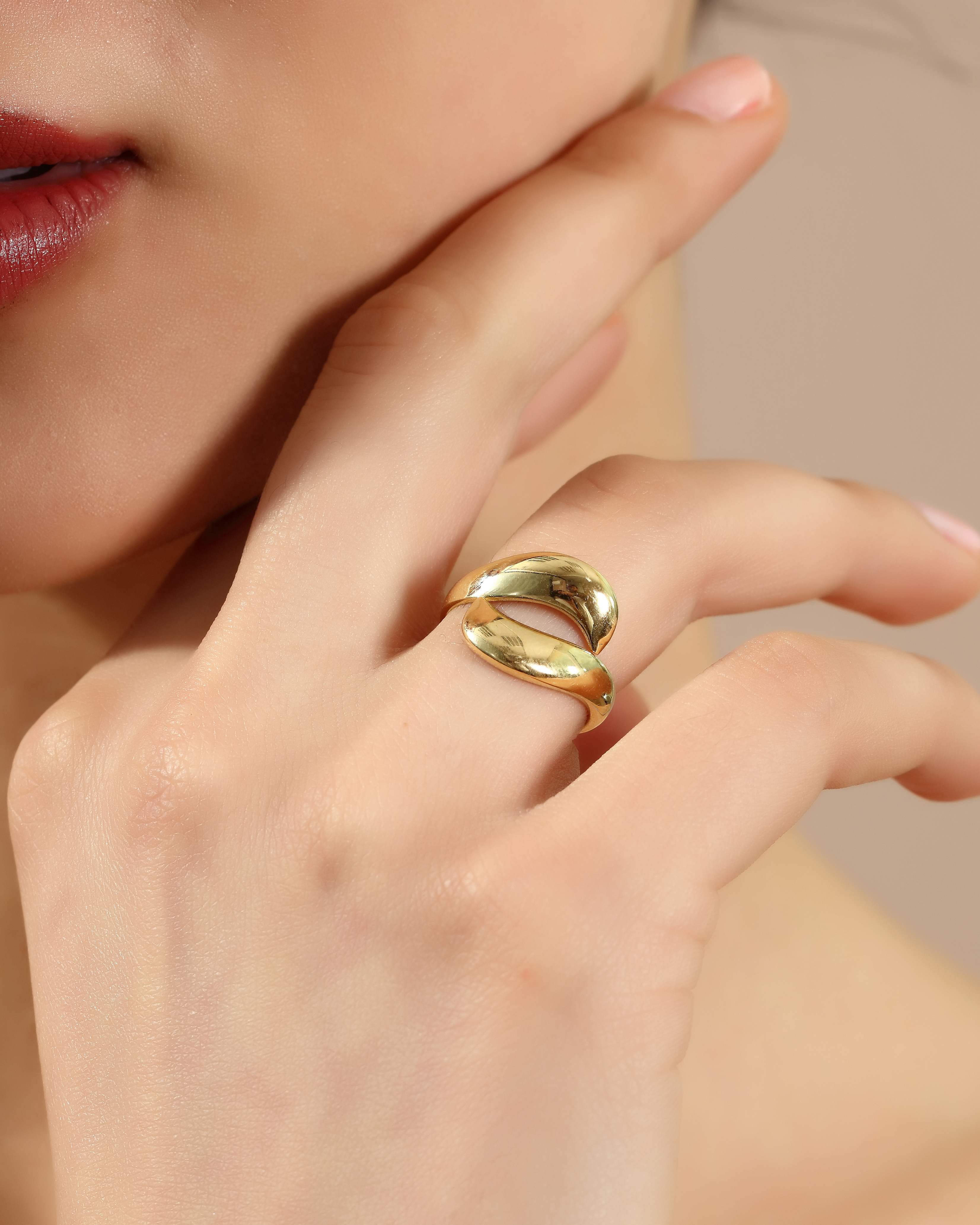 VIECLAT Solid Yellow Gold Open Bypass Swirl Ring
