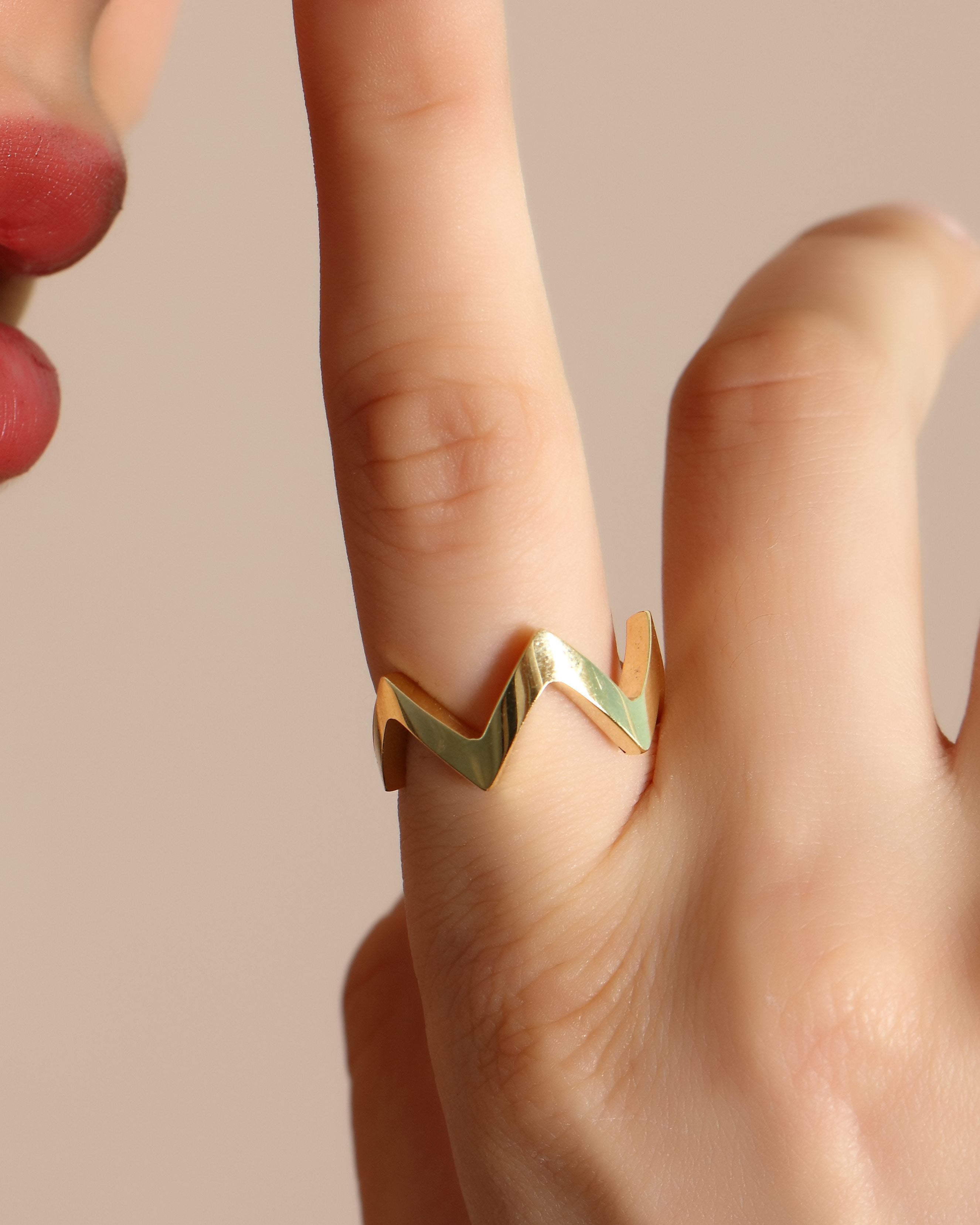 VIECLAT Solid Yellow Gold Zigzag Chevron Stacking Ring