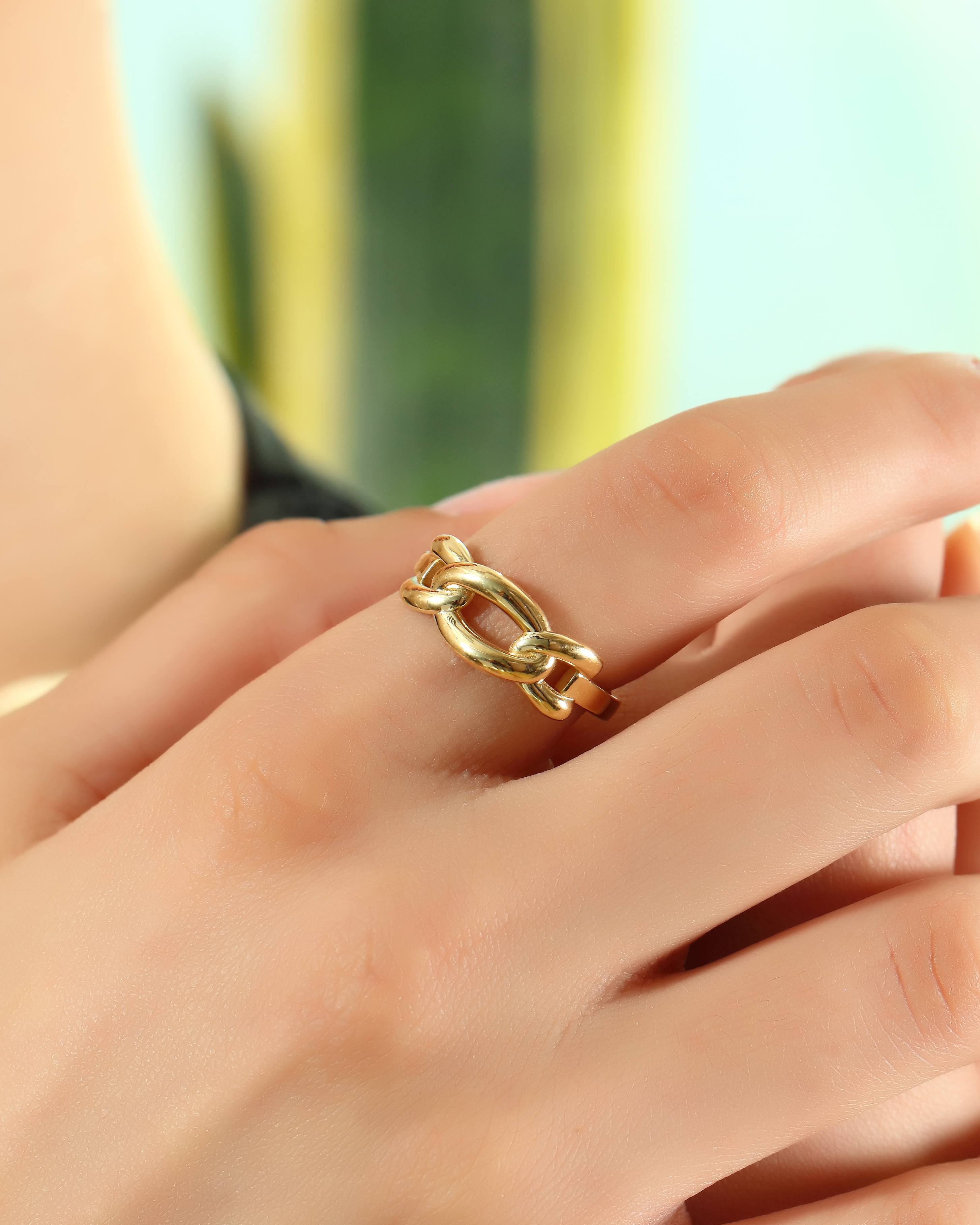 VIECLAT Solid Yellow Gold Chain Link Knot Ring