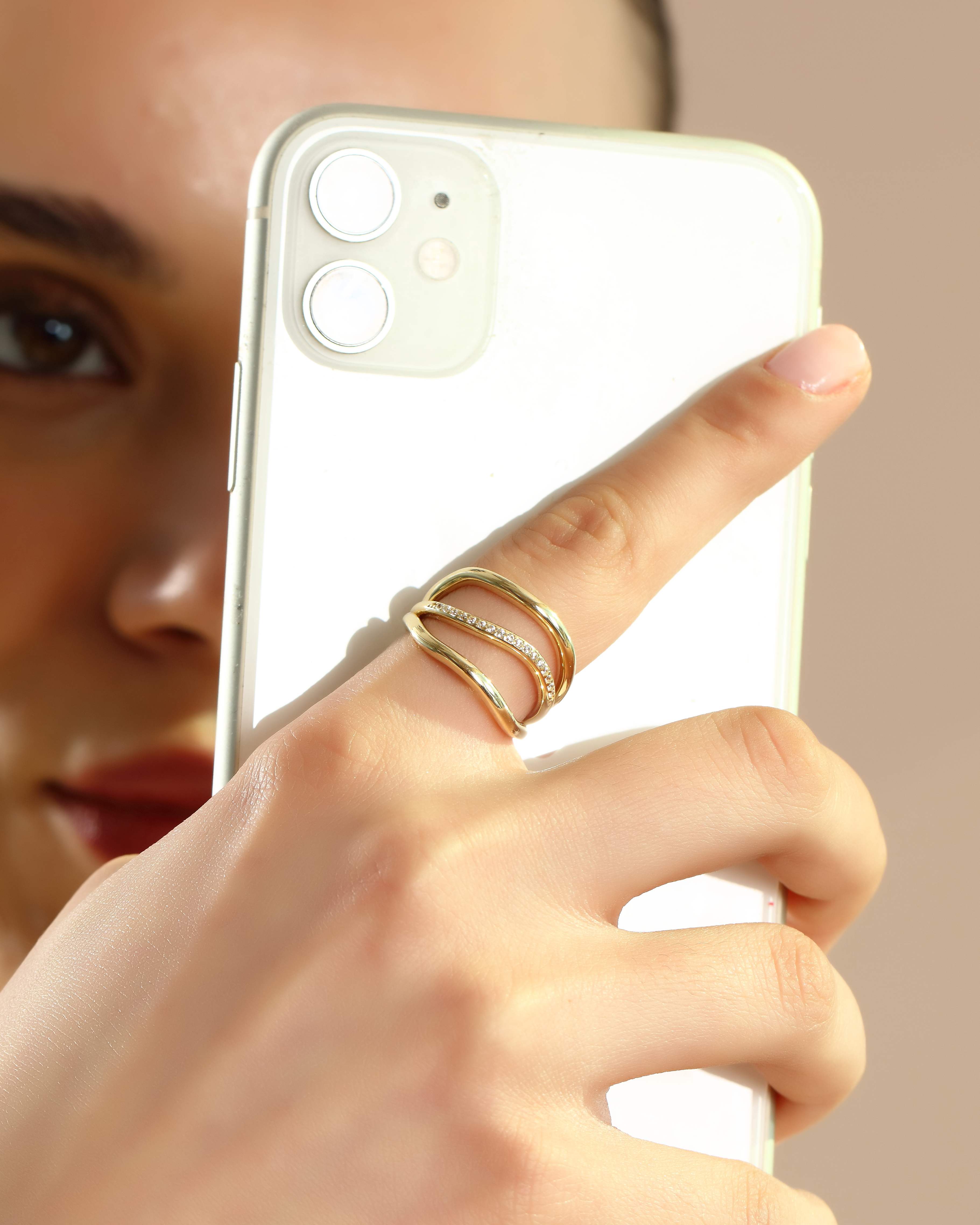 VIECLAT Solid Yellow Gold Diamond Three Band Wave Ring Model Hand