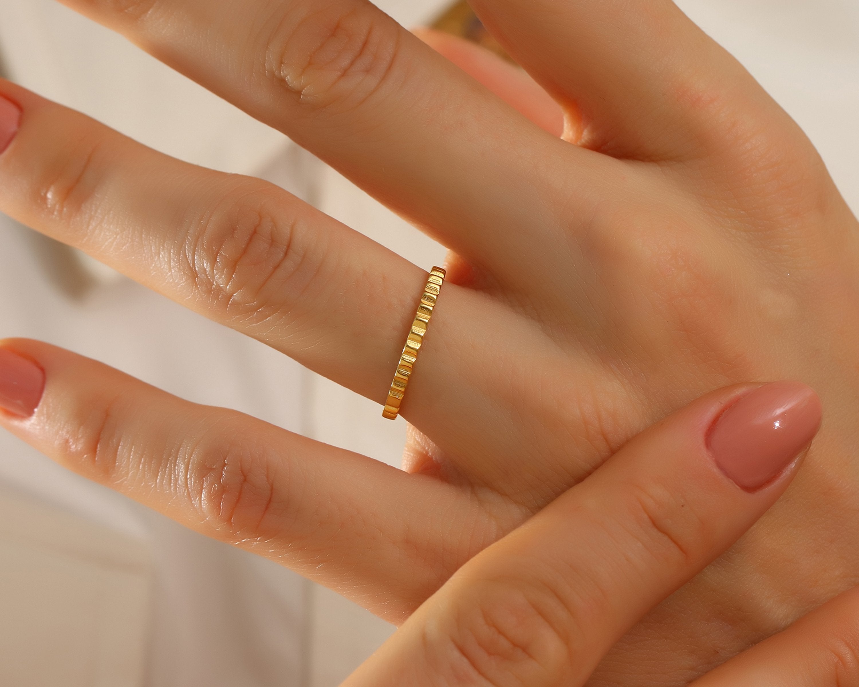 VIECLAT Solid Yellow Gold Thin Fluted Band Ring