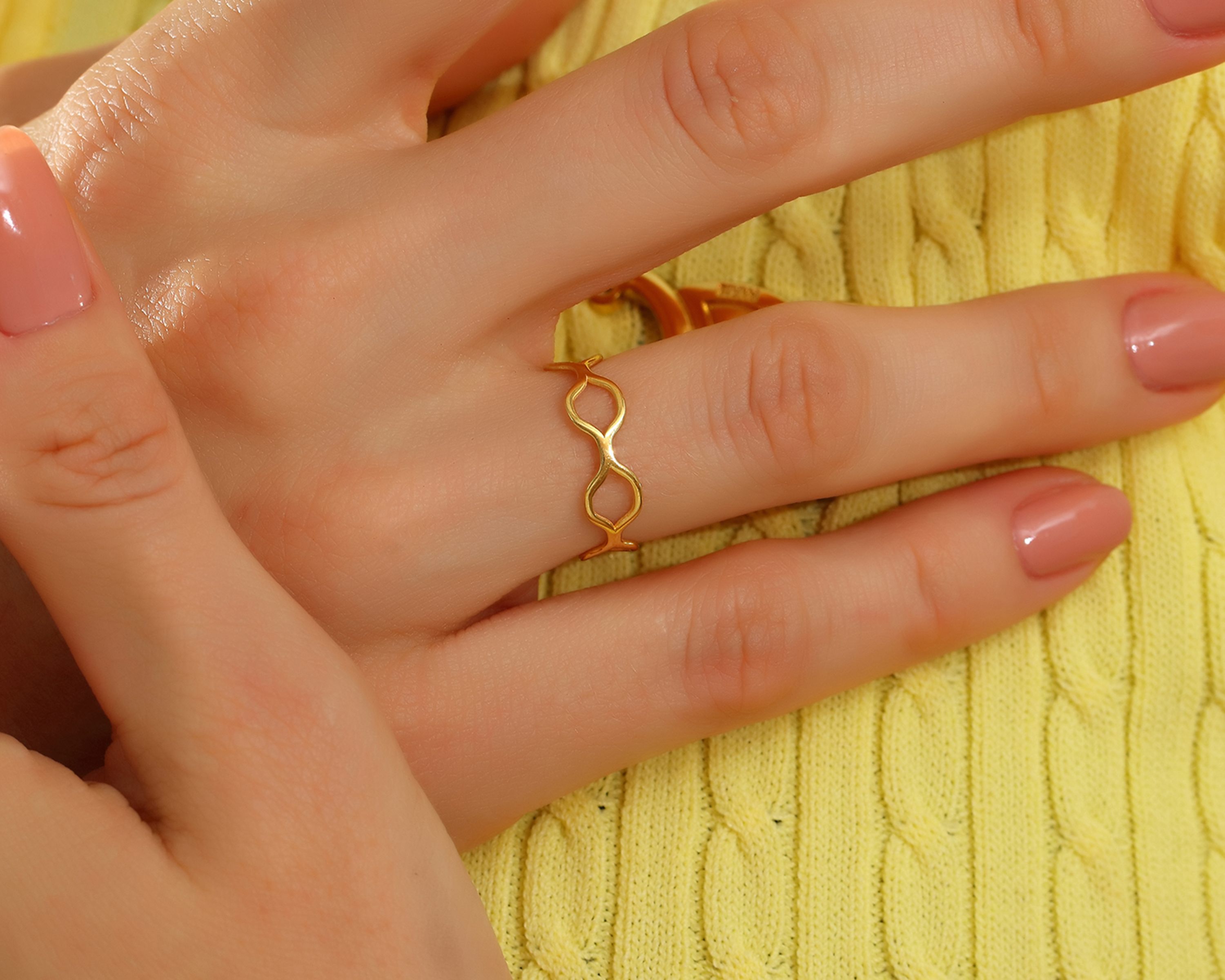 VIECLAT Gold Wavy Open Band Ring